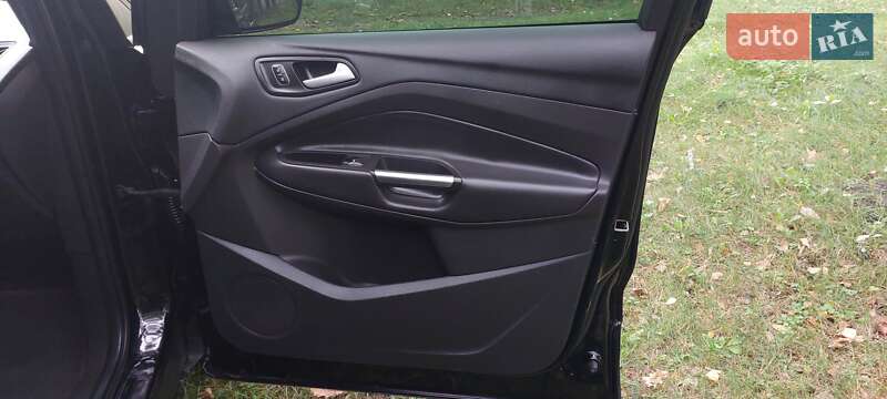 Позашляховик / Кросовер Ford Escape 2017 в Дубні