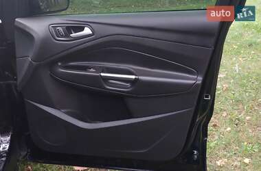 Позашляховик / Кросовер Ford Escape 2017 в 