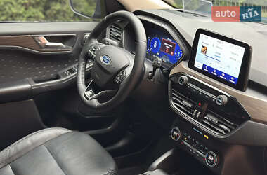 Позашляховик / Кросовер Ford Escape 2020 в 