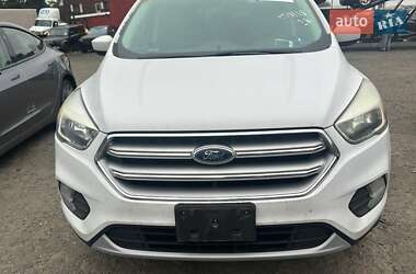 Внедорожник / Кроссовер Ford Escape 2017 в 