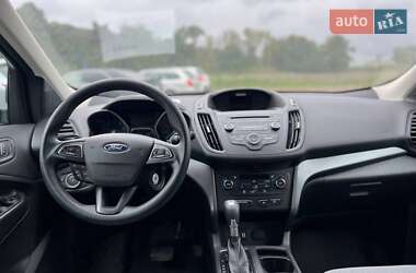 Внедорожник / Кроссовер Ford Escape 2017 в 