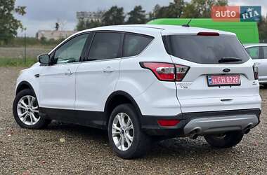 Внедорожник / Кроссовер Ford Escape 2017 в 