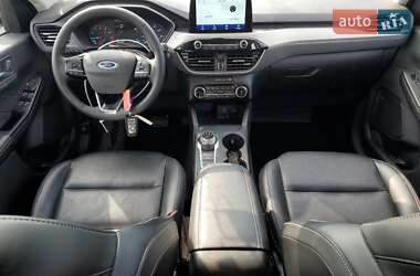 Внедорожник / Кроссовер Ford Escape 2022 в 
