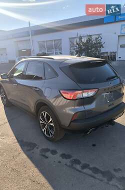 Внедорожник / Кроссовер Ford Escape 2021 в 