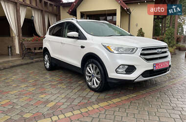 Внедорожник / Кроссовер Ford Escape 2017 в 
