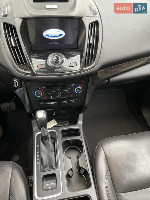 Внедорожник / Кроссовер Ford Escape 2017 в Ивано-Франковске