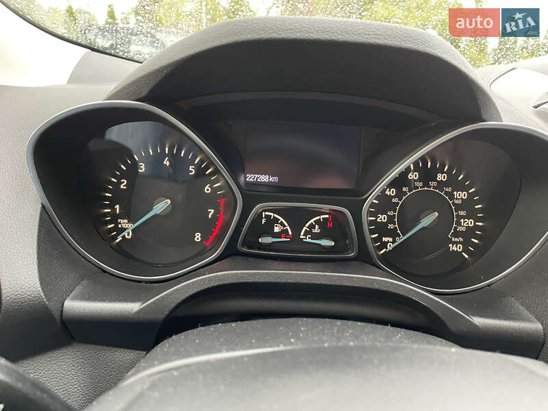 Внедорожник / Кроссовер Ford Escape 2017 в Ивано-Франковске