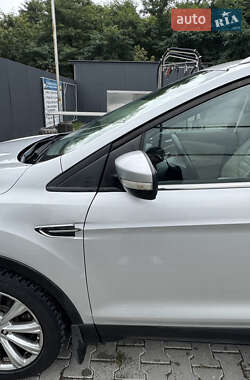 Внедорожник / Кроссовер Ford Escape 2017 в 