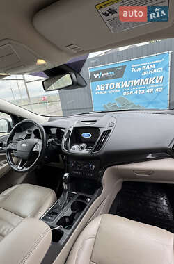 Внедорожник / Кроссовер Ford Escape 2017 в 
