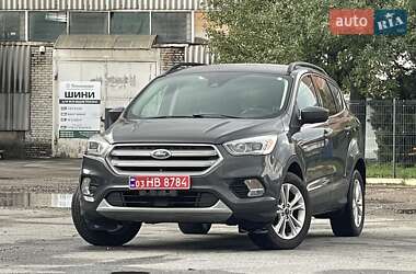 Внедорожник / Кроссовер Ford Escape 2018 в 