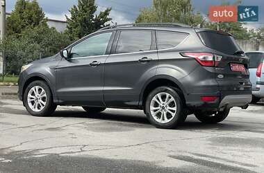 Внедорожник / Кроссовер Ford Escape 2018 в 