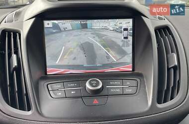 Внедорожник / Кроссовер Ford Escape 2018 в 