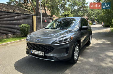 Позашляховик / Кросовер Ford Escape 2022 в 