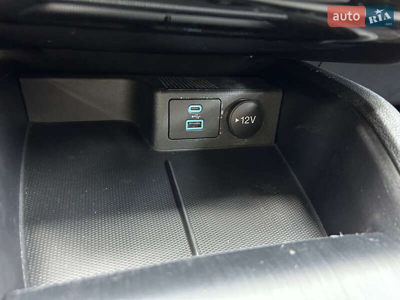 Внедорожник / Кроссовер Ford Escape 2022 в Киеве