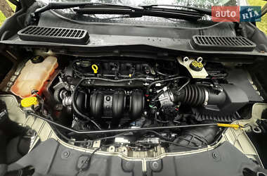 Внедорожник / Кроссовер Ford Escape 2014 в 