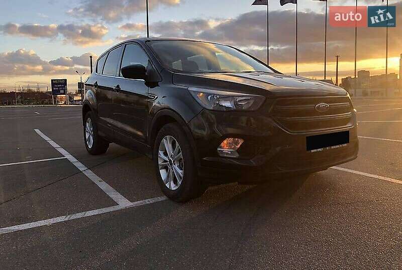 Внедорожник / Кроссовер Ford Escape 2017 в Львове