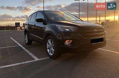 Позашляховик / Кросовер Ford Escape 2017 в 