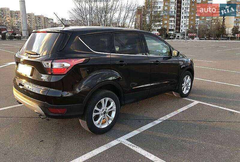 Внедорожник / Кроссовер Ford Escape 2017 в Львове