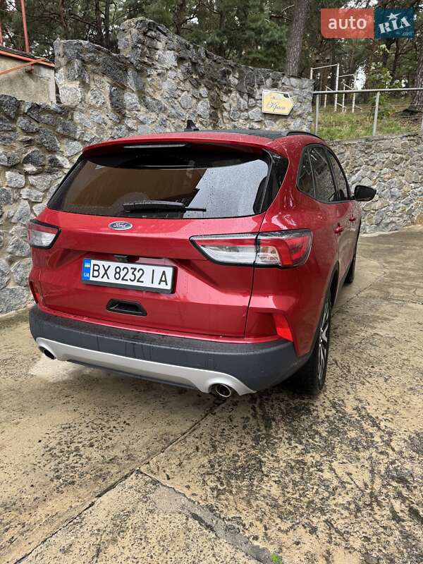Внедорожник / Кроссовер Ford Escape 2020 в Нетешине