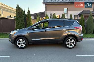 Позашляховик / Кросовер Ford Escape 2015 в 