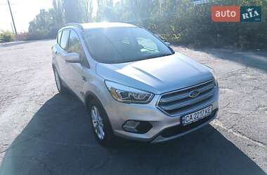 Внедорожник / Кроссовер Ford Escape 2017 в 