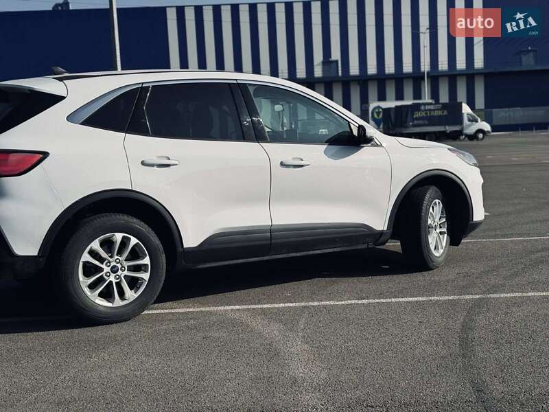 Внедорожник / Кроссовер Ford Escape 2020 в Дубно