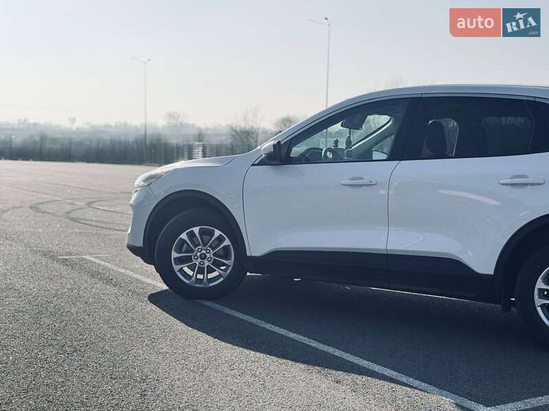 Внедорожник / Кроссовер Ford Escape 2020 в Дубно