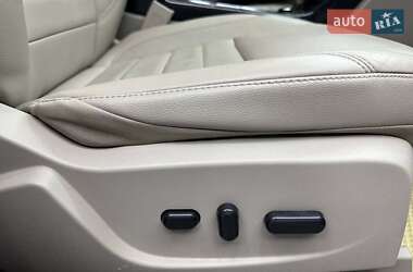 Внедорожник / Кроссовер Ford Escape 2015 в 