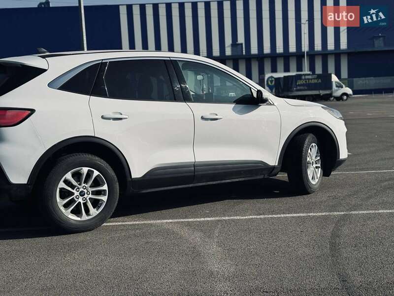 Внедорожник / Кроссовер Ford Escape 2020 в Дубно