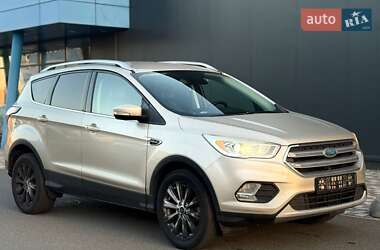 Внедорожник / Кроссовер Ford Escape 2018 в 