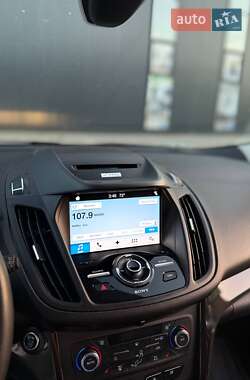 Внедорожник / Кроссовер Ford Escape 2018 в 
