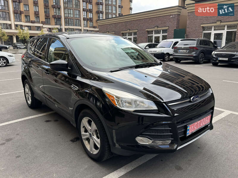 Позашляховик / Кросовер Ford Escape 2014 в 
