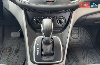 Позашляховик / Кросовер Ford Escape 2014 в 