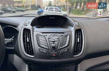 Позашляховик / Кросовер Ford Escape 2014 в 