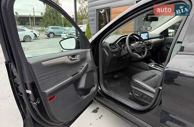 Внедорожник / Кроссовер Ford Escape 2022 в 