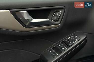 Внедорожник / Кроссовер Ford Escape 2022 в 