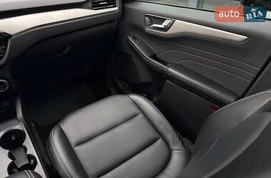 Внедорожник / Кроссовер Ford Escape 2022 в 