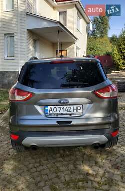 Внедорожник / Кроссовер Ford Escape 2014 в 