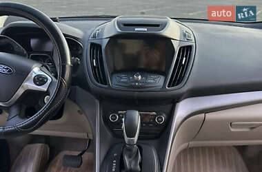 Внедорожник / Кроссовер Ford Escape 2015 в 