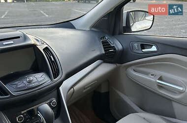 Внедорожник / Кроссовер Ford Escape 2015 в 