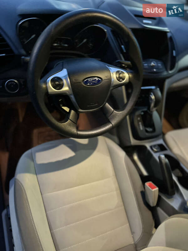 Внедорожник / Кроссовер Ford Escape 2016 в Тернополе