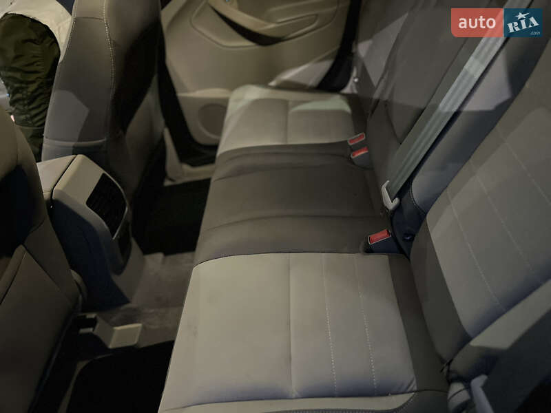 Внедорожник / Кроссовер Ford Escape 2016 в Тернополе