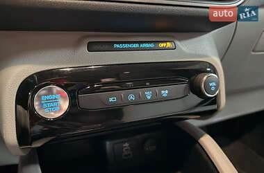 Внедорожник / Кроссовер Ford Escape 2024 в 