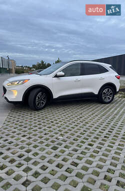 Внедорожник / Кроссовер Ford Escape 2020 в 