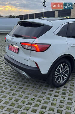 Внедорожник / Кроссовер Ford Escape 2020 в 