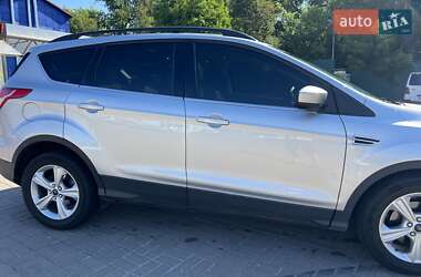 Внедорожник / Кроссовер Ford Escape 2014 в 