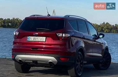 Внедорожник / Кроссовер Ford Escape 2016 в 