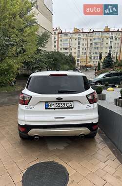 Внедорожник / Кроссовер Ford Escape 2018 в 