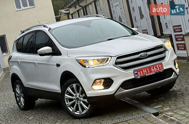 Внедорожник / Кроссовер Ford Escape 2017 в 
