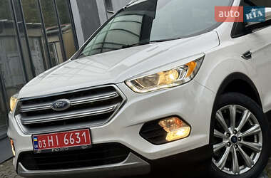 Внедорожник / Кроссовер Ford Escape 2017 в 